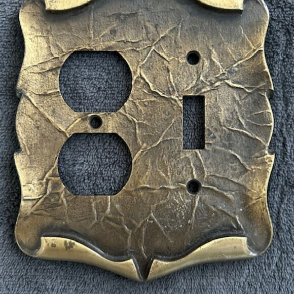 Vintage Amerock Carriage House Outlet & Light Switch Cover Plate - Picture 2 of 4